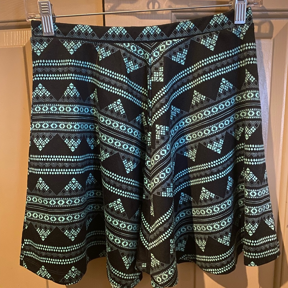 Luna Chix little bit above the knee pattern skirt